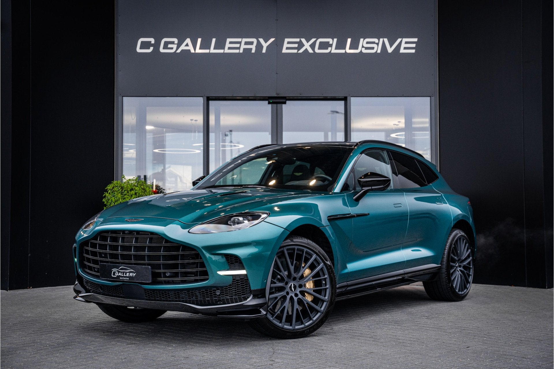 Aston Martin Dbx 4.0 V8 707 - BTW Auto | Panorama | Carbon |, Auto's, Aston Martin, Dealer onderhouden, Gebruikt, 2245 kg, Adaptive Cruise Control