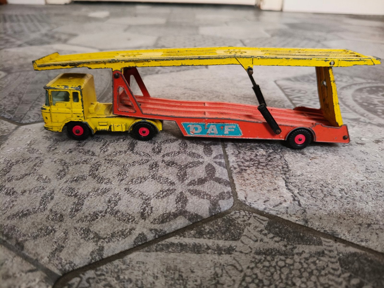 Vintage matchbox Lesney Super Kings K-11 DAF Autotransporter, Ophalen of Verzenden, Gebruikt, Bus of Vrachtwagen