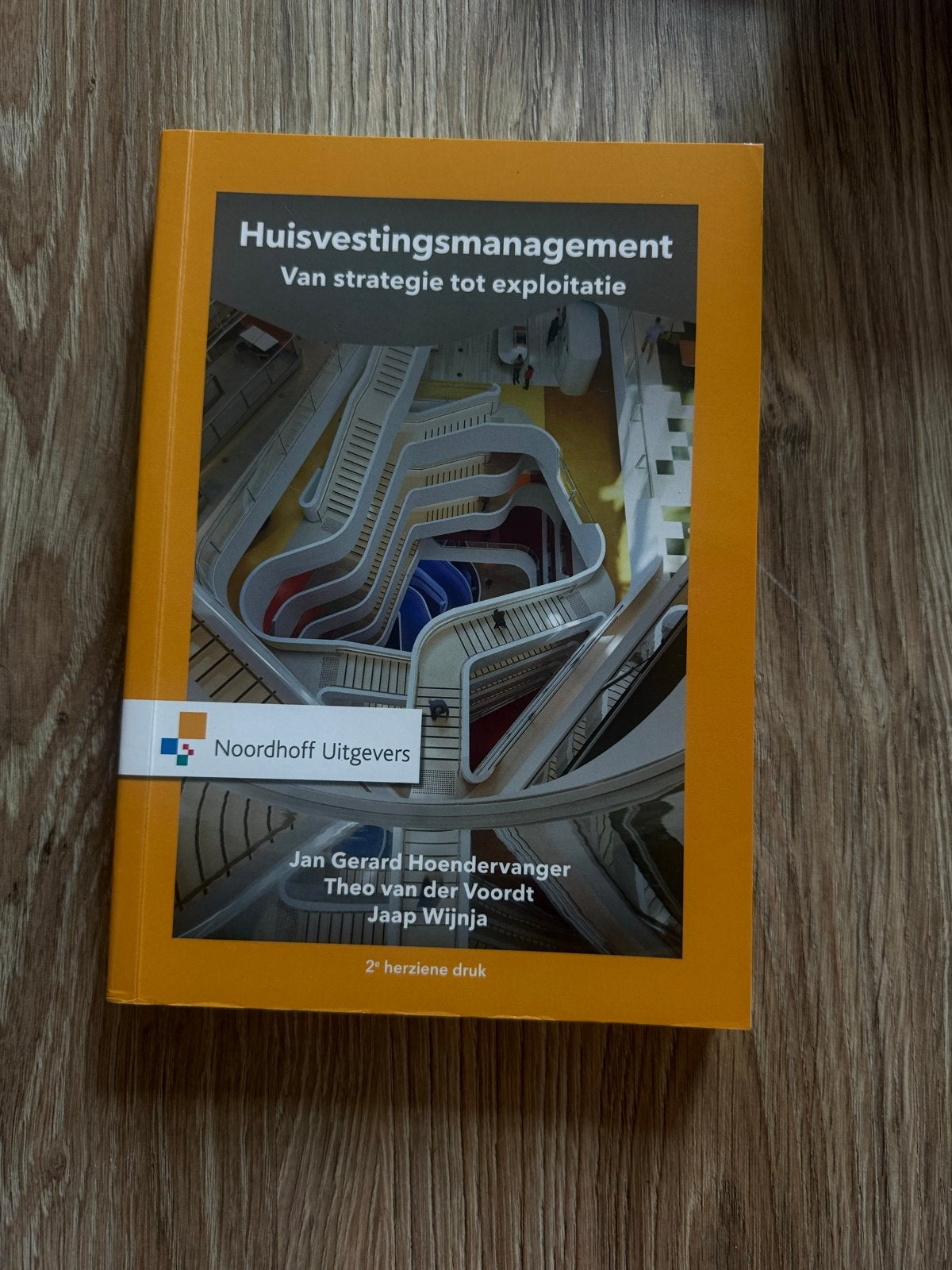 Huisvestingsmanagement: Van strategie tot exploitatie, Ophalen of Verzenden, Gamma, Zo goed als nieuw, HBO