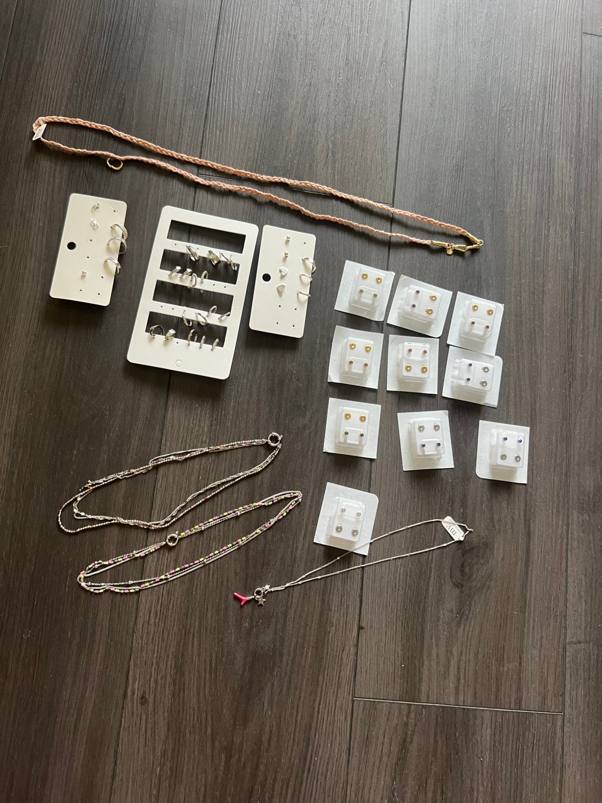 sieraden oorbellen en een touw voor je zonnebril, Ophalen of Verzenden, Nieuw