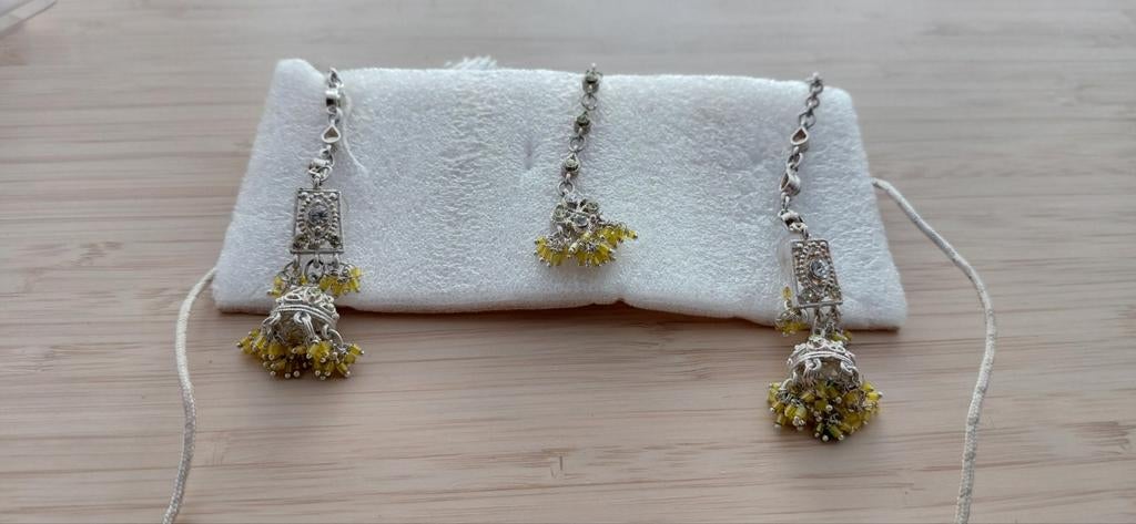 Mooie Indiase sieradenset: ketting, jumka's en bindi, Ophalen of Verzenden, Nieuw, Geel, Overige materialen