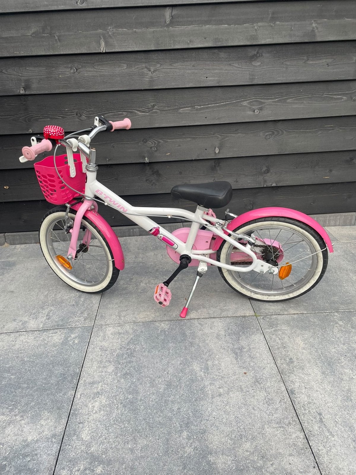 B'Twin Decathlon kinderfiets 16 inch roze/wit, Ophalen, Gebruikt, Velgrem, 16 tot 20 inch