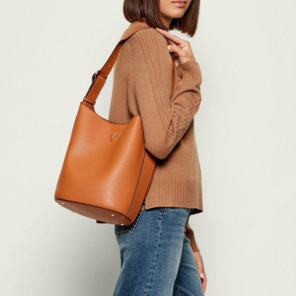 GUESS bucket tas - origineel, Ophalen of Verzenden, Nieuw, Bruin, Schoudertasje
