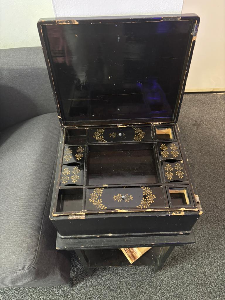 Antieke Japanse Lakdoos met Inlegwerk, Antiek en Kunst, Antiek | Overige Antiek, Ophalen of Verzenden