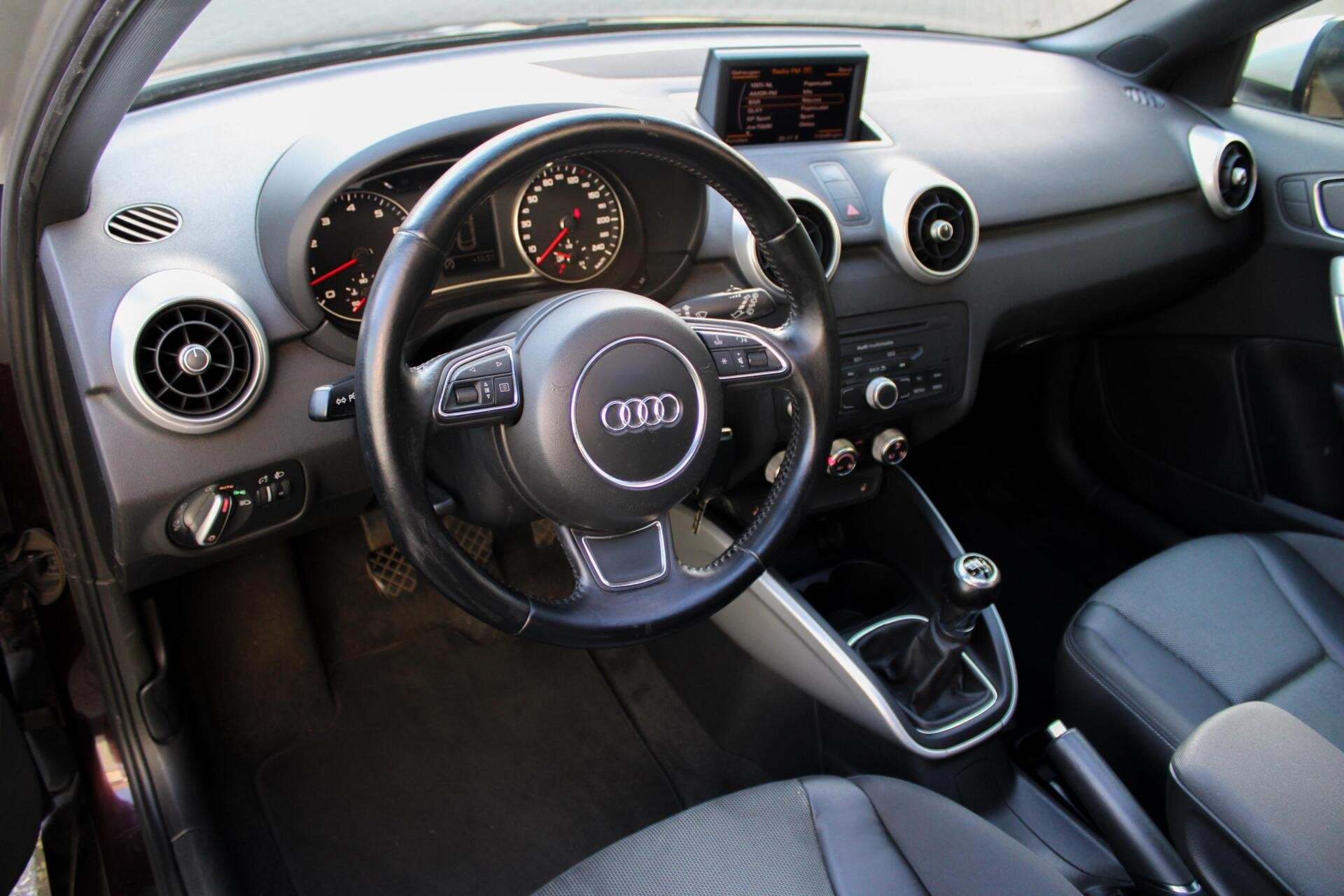 Audi A1 Sportback 1.2 TFSI Attraction|PANO|CRUISE|PDC|STOEL+, Auto's, Audi, Voorwielaandrijving, Euro 5, 86 pk, 4 cilinders