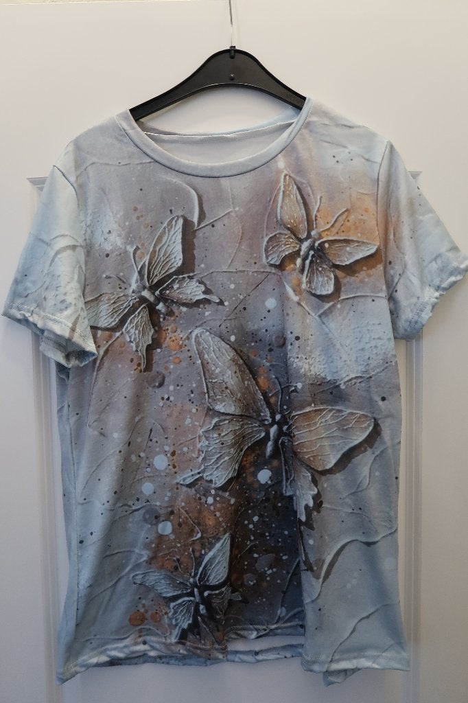 Lichtblauw shirt met vlinders maat L nieuw, Blauw, Maat 42/44 (L), Nieuw, Ophalen of Verzenden