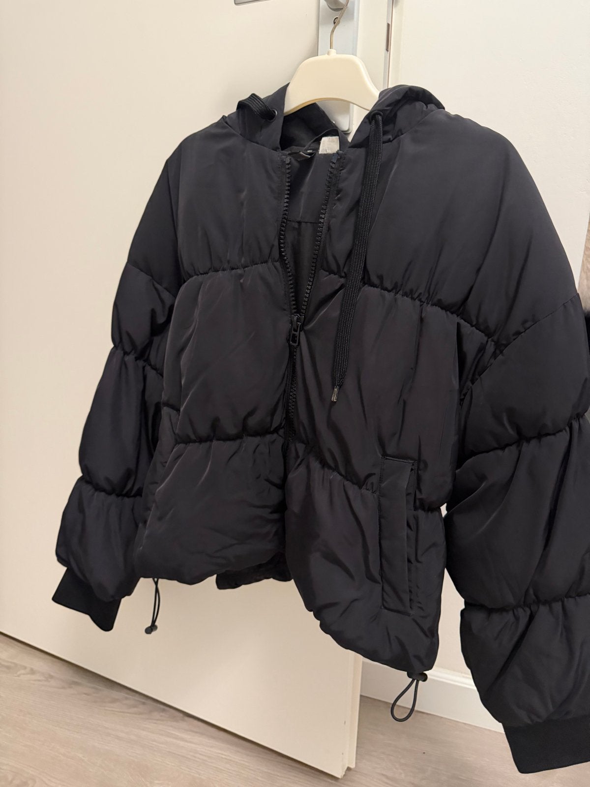 H&M Zwarte Puffer Jas Maat XS, Ophalen, Gedragen, Maat 34 (XS) of kleiner, Zwart