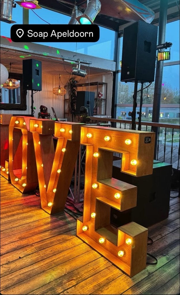 XXL letters LOVE huren eyecatcher voor bruiloft en feest €75, Ophalen, Zo goed als nieuw, Geboorte of Huwelijk