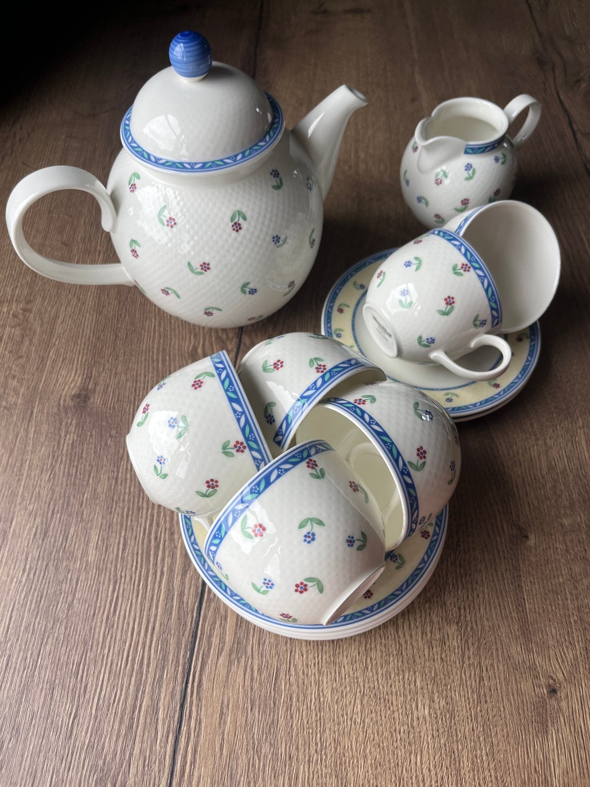 Villeroy & Boch Adeline Theeservies: Theepot, Melkkan, 6 Kop, Ophalen, Gebruikt, Klassiek, Villeroy & Boch