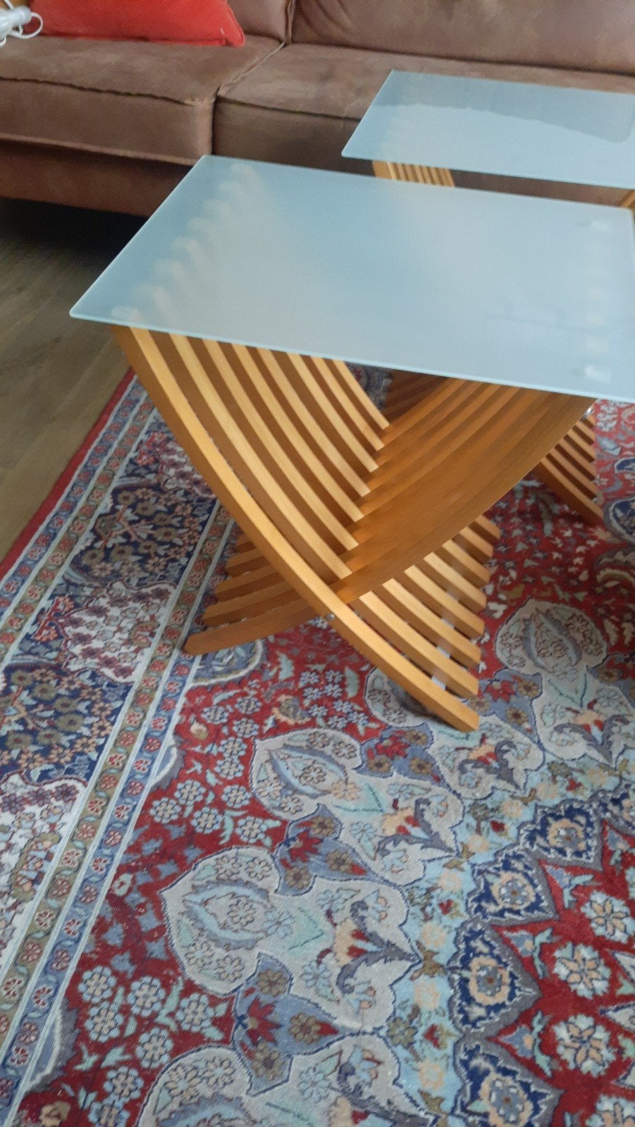 Nachtkastjes bijzettafeltjes ikea type ekeberg,beschrijving, Ophalen of Verzenden, Zo goed als nieuw, Hout