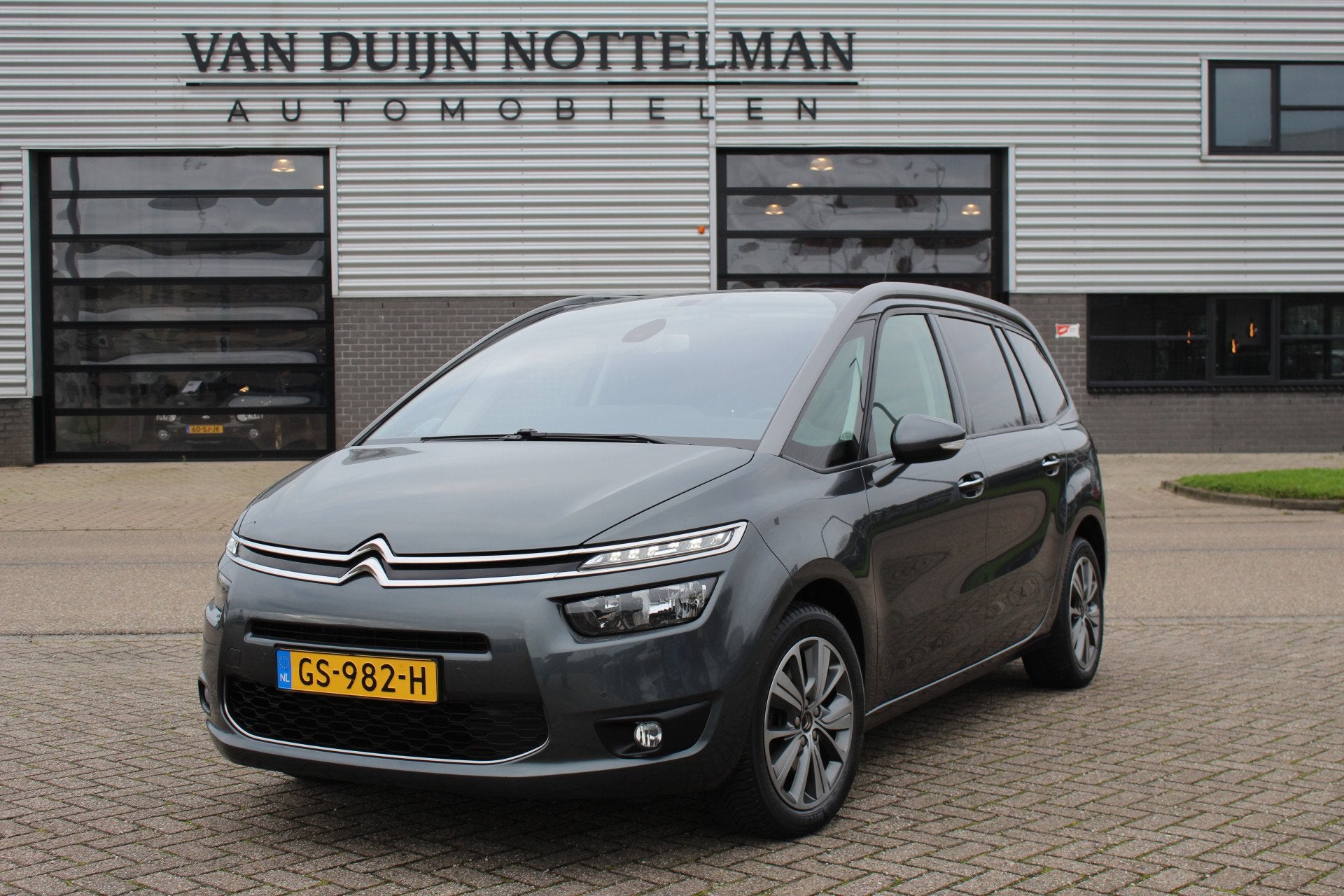 Citroën Grand C4 Picasso 1.6 e-THP Business / 7 Persoons /, Auto's, Stof, Gebruikt, 4 cilinders, Met garantie (alle)