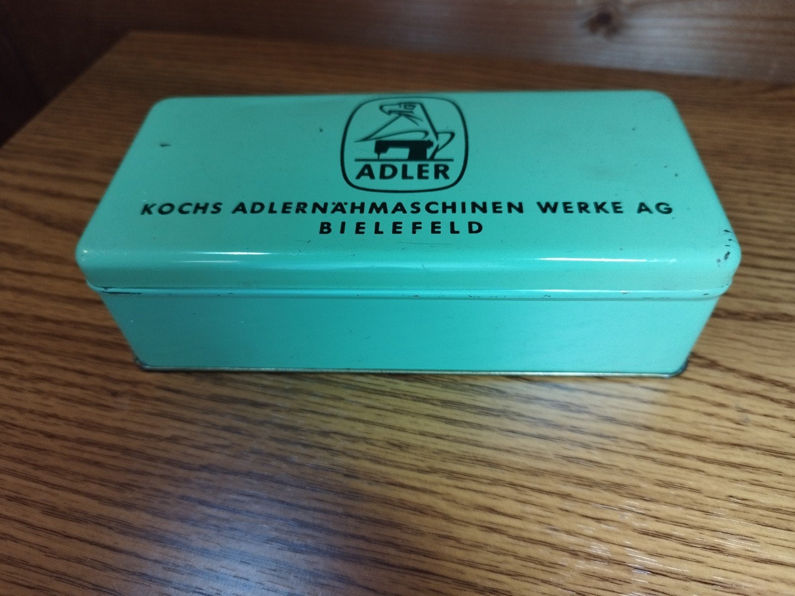 Vintage blik "KOCHS ADLERNÄHMASCHINEN WERKE AG BIELEFELD", Antiek en Kunst, Ophalen of Verzenden