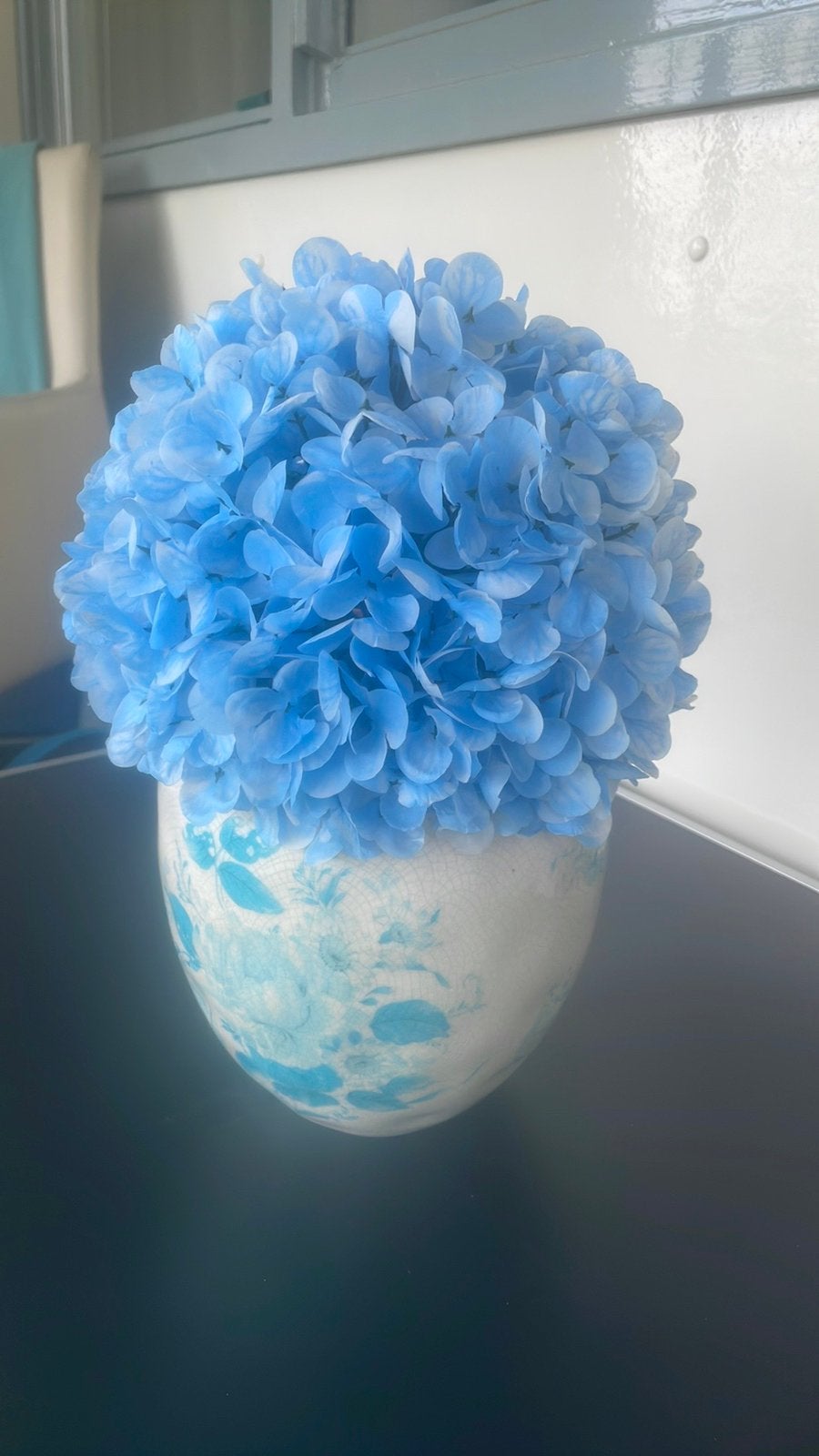 Bloempot met bol kunst bloemen shertogenbosch, Ophalen, Zo goed als nieuw