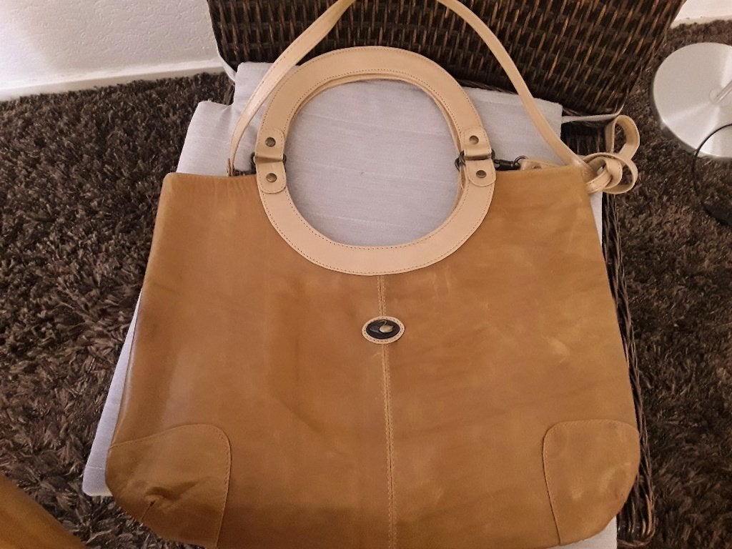 schouder c.q. handtas van echt leer met label GENUINE, Ophalen of Verzenden, Nieuw, Bruin, Handtas