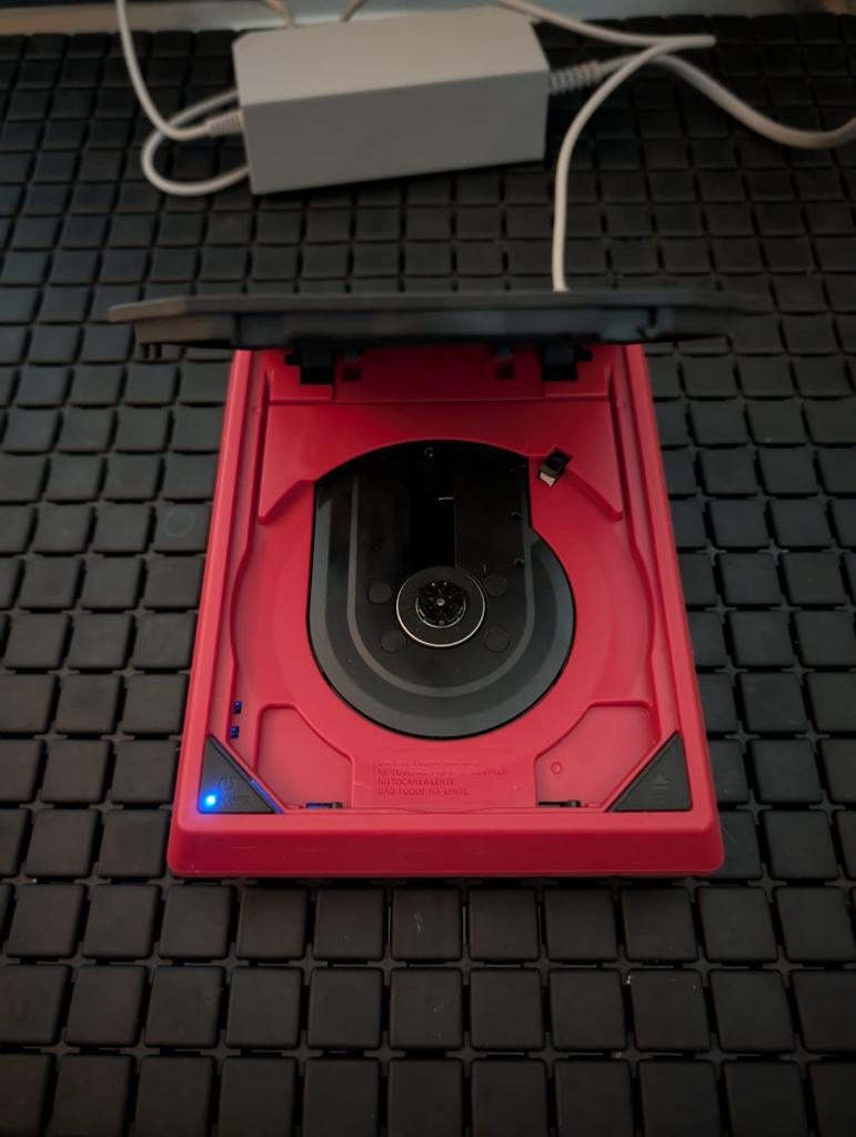 Wii Mini - Rood/Zwart - Compleet met adapter, Spelcomputers en Games, Spelcomputers | Nintendo Wii, Ophalen, Zo goed als nieuw