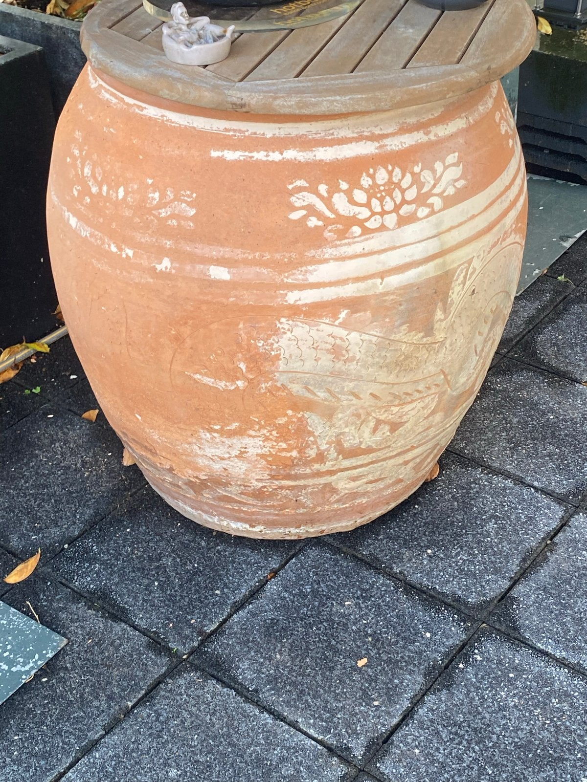 Groot en zeer oude terracotta sierpot., Ophalen, Overige materialen, Gebruikt, Balkon