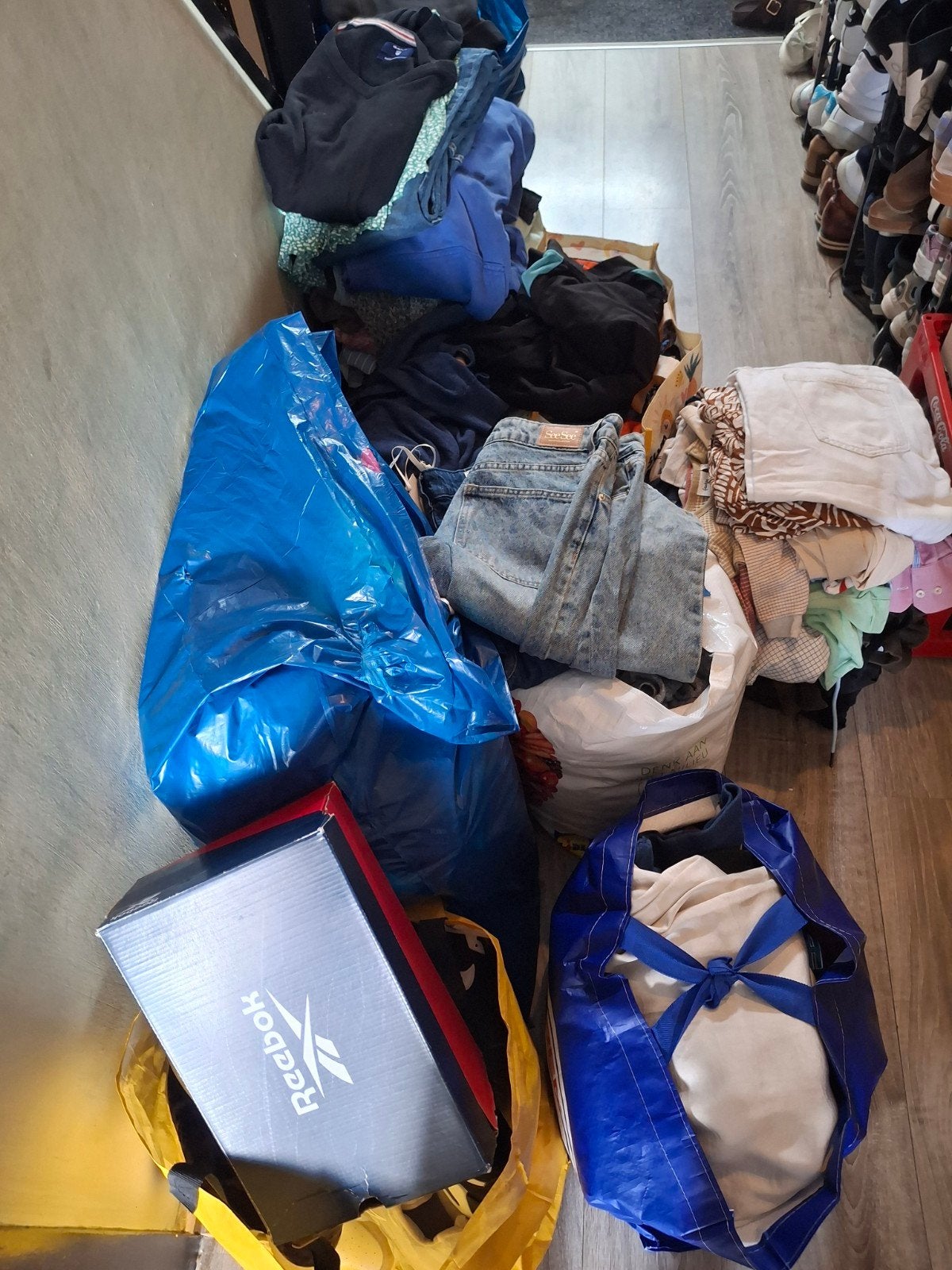 Grote partij merkkleding: dames, heren & kids (250+ items), Ophalen, Zo goed als nieuw