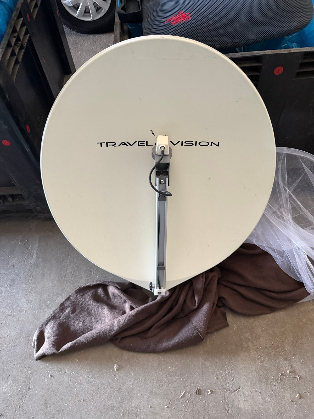 Travelvision automatische schotelantenne inclusief steun, Ophalen, Gebruikt, (Schotel)antenne, Overige merken