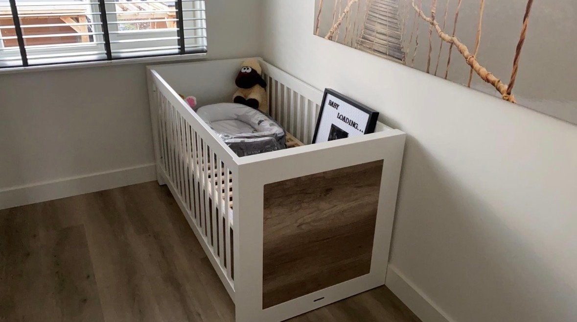 Kidsmill Kinderkamer: Meegroeibed/ledikant en Commode, Kinderen en Baby's, Kinderkamer | Bedden, Ophalen, 70 tot 85 cm, 140 tot 160 cm