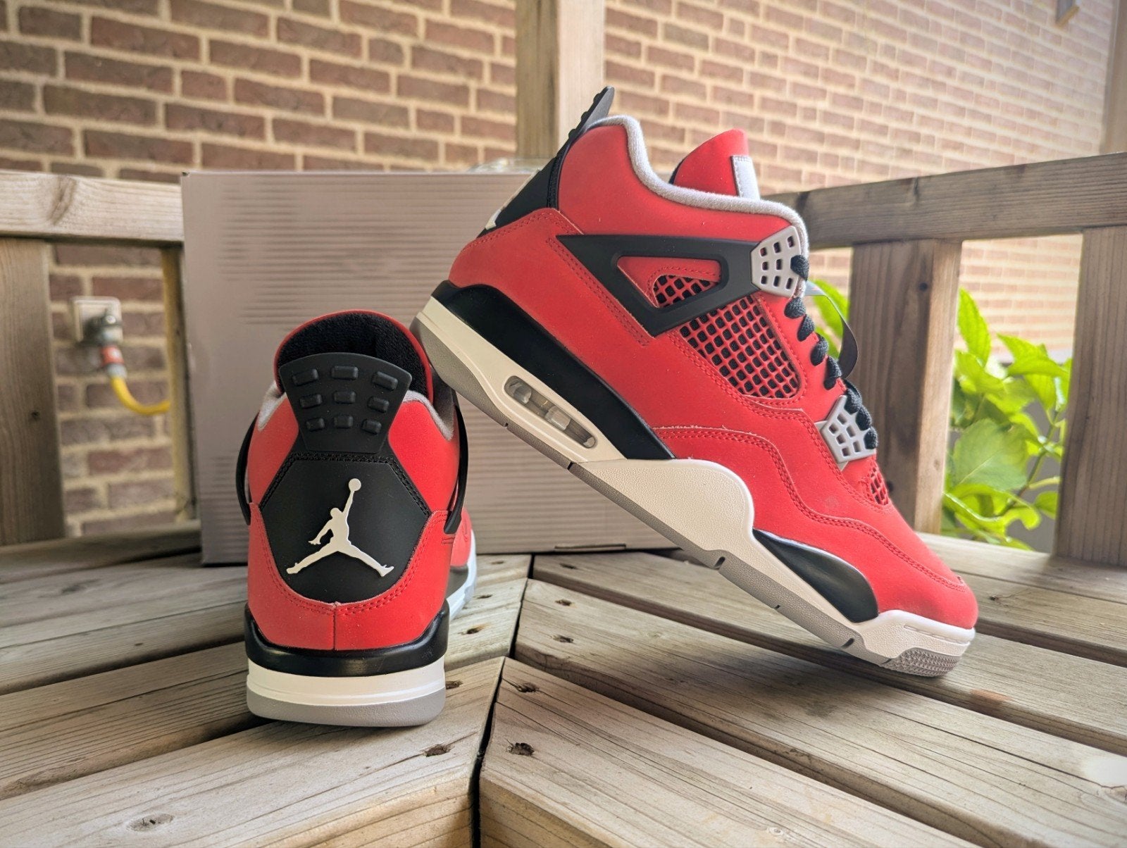Nike Air Jordan 4 Toro Bravo (2026) - 43 EU - Nieuw, Kleding | Heren, Schoenen, Overige kleuren, Nieuw, Ophalen of Verzenden, Sneakers of Gympen