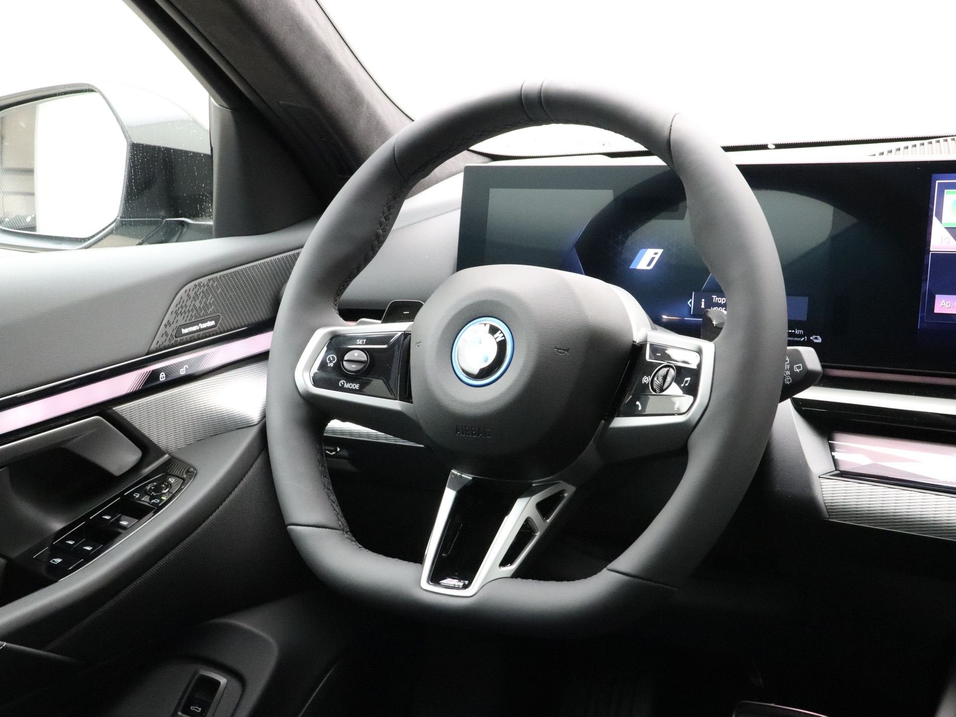 BMW 5 Serie Touring 530e M Sport Pro | Harman Kardon audiosy, Auto's, Automaat, 1998 cc, Achterwielaandrijving, Zwart