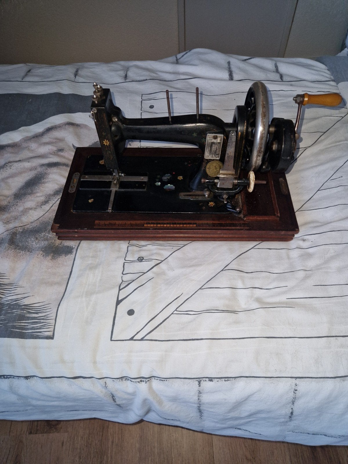 Antieke handnaaimachine 'Hollandia' in houten kist, Ophalen of Verzenden