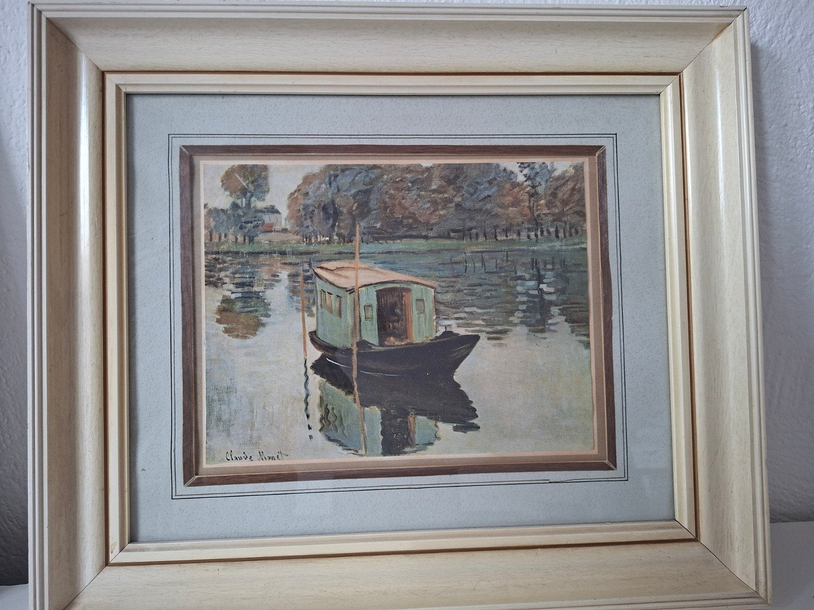 Brocante witte houten lijst 45x38x3 cm met reproductie Monet, Ophalen, Gebruikt, Ingelijst werk, Glas