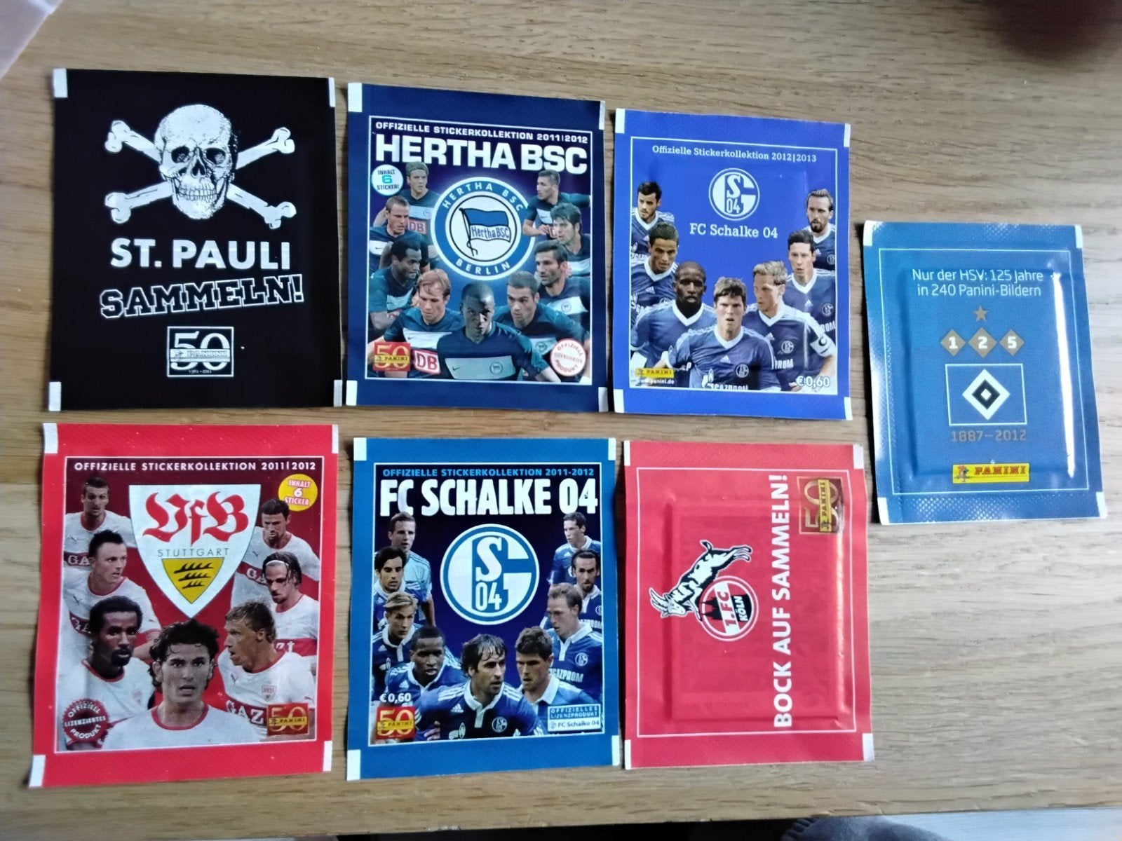7 Panini stickerzakjes o.a Schalke, Köln, St. Pauli, HSV, Ophalen of Verzenden, Nieuw, Buitenlandse clubs, Poster, Plaatje of Sticker