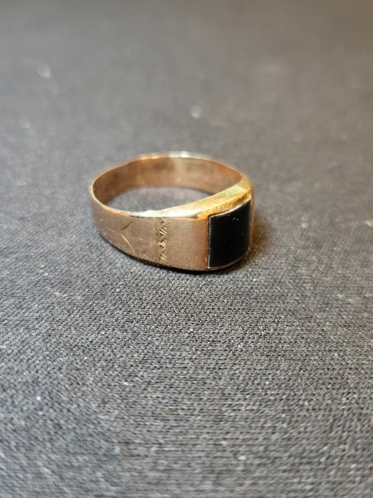 14k gouden zegelring met zwarte onyx steen, Gebruikt, 19 tot 20, Ophalen of Verzenden, Dame of Heer