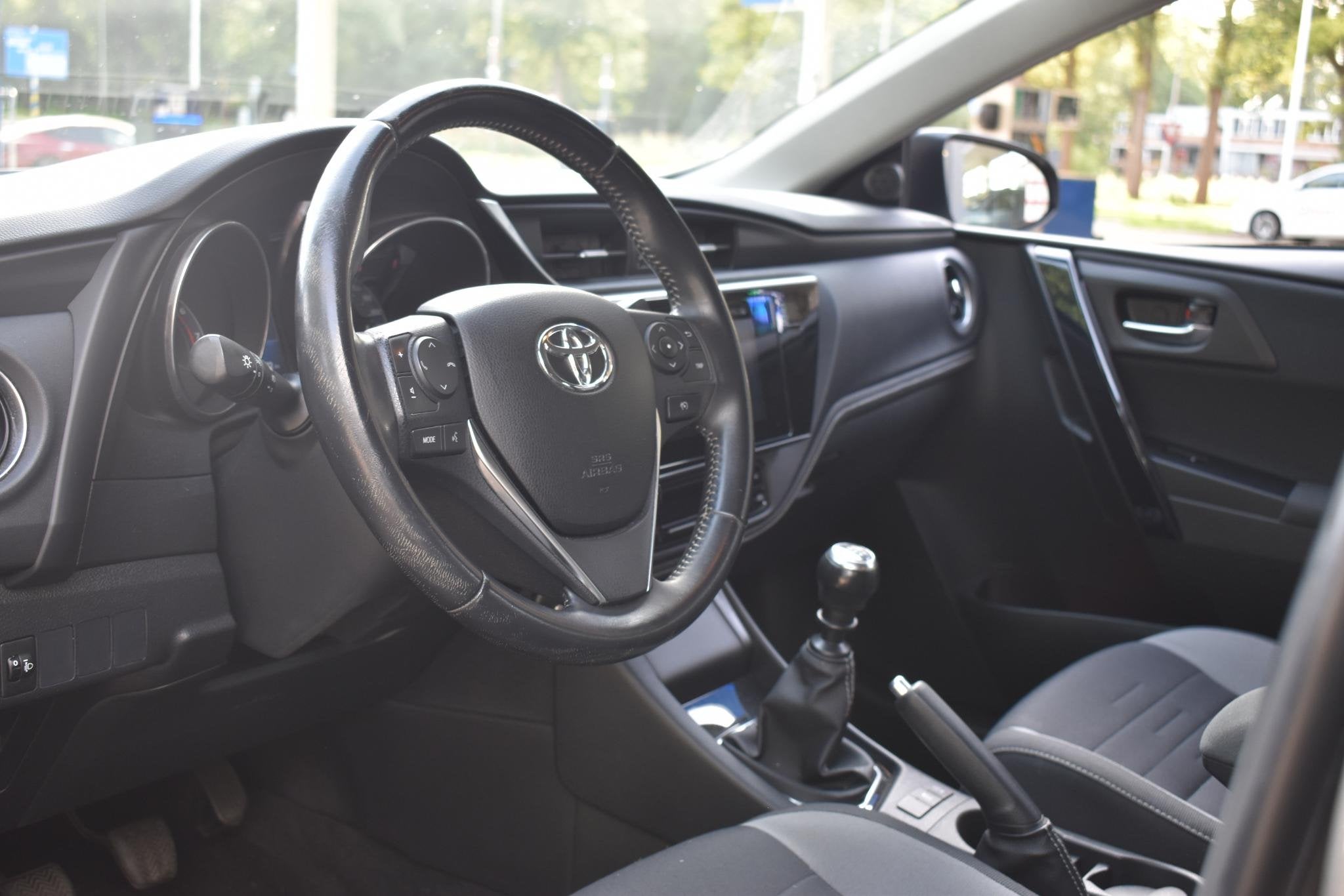 Toyota Auris Touring Sports 1.2T Aspiration 100% Onderhouden, Auto's, Gebruikt, Euro 6, 4 cilinders, 116 pk