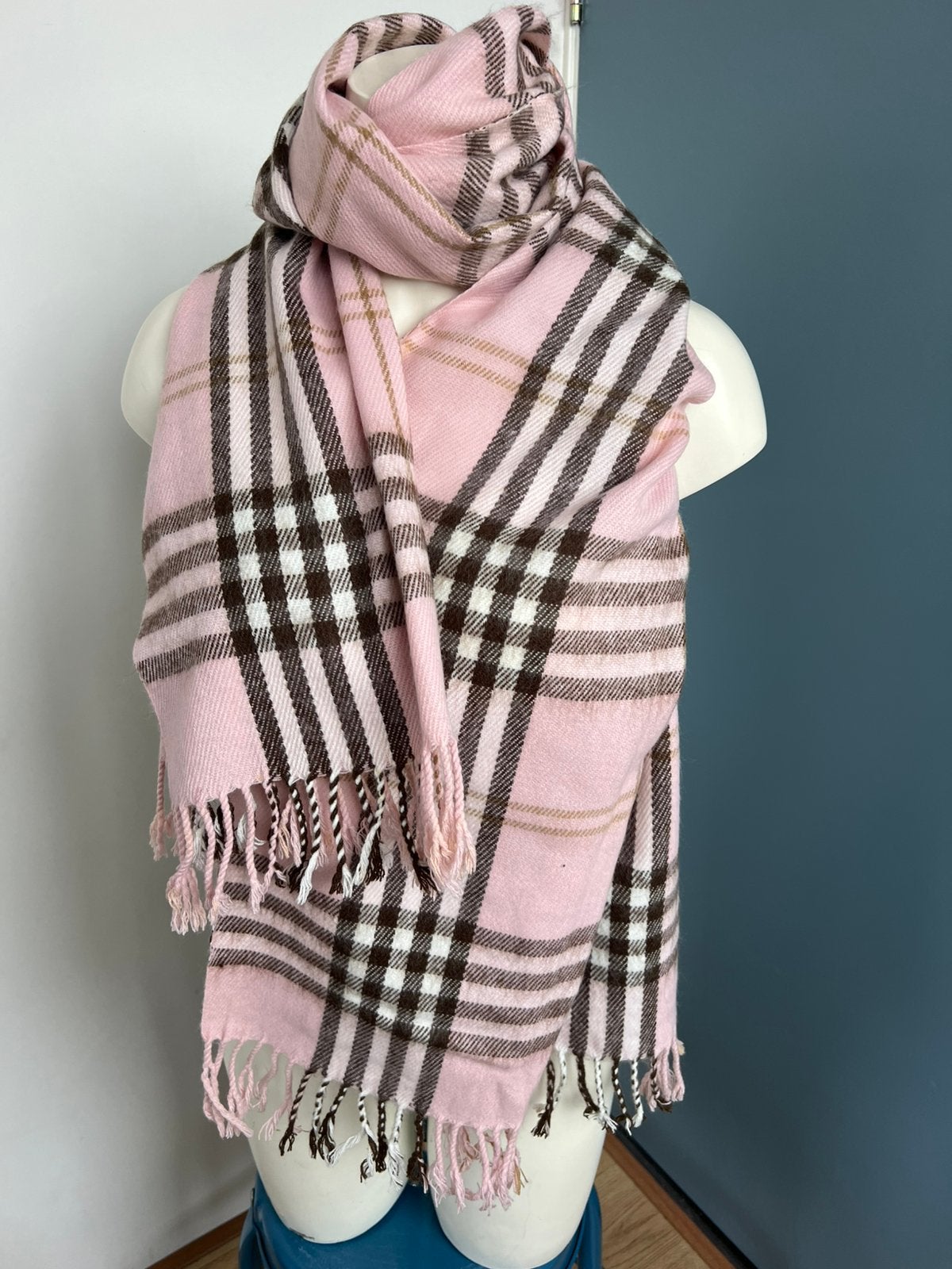 Roze zwart geruite sjaal acryl ruitjes, Kleding | Dames, Maat 46/48 (XL) of groter, Ophalen of Verzenden, Zo goed als nieuw, X