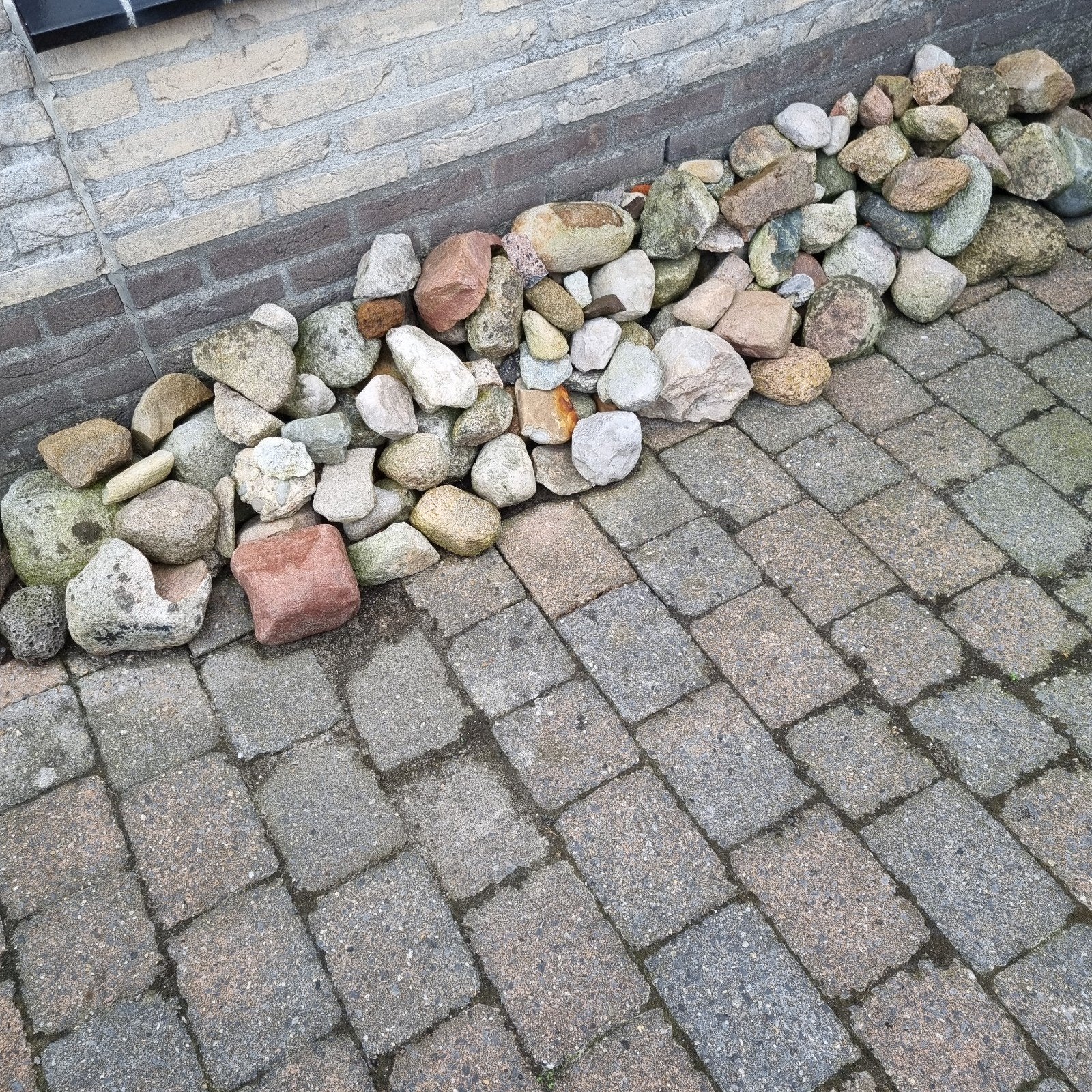 Decoratieve rotsen en keien voor tuin of vijver, Ophalen, Gebruikt, Multi, Kei