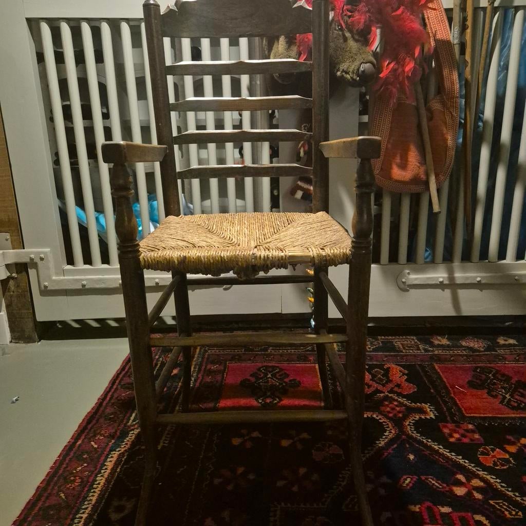 Oude  Kinderstoel met rieten zitting, Ophalen of Verzenden