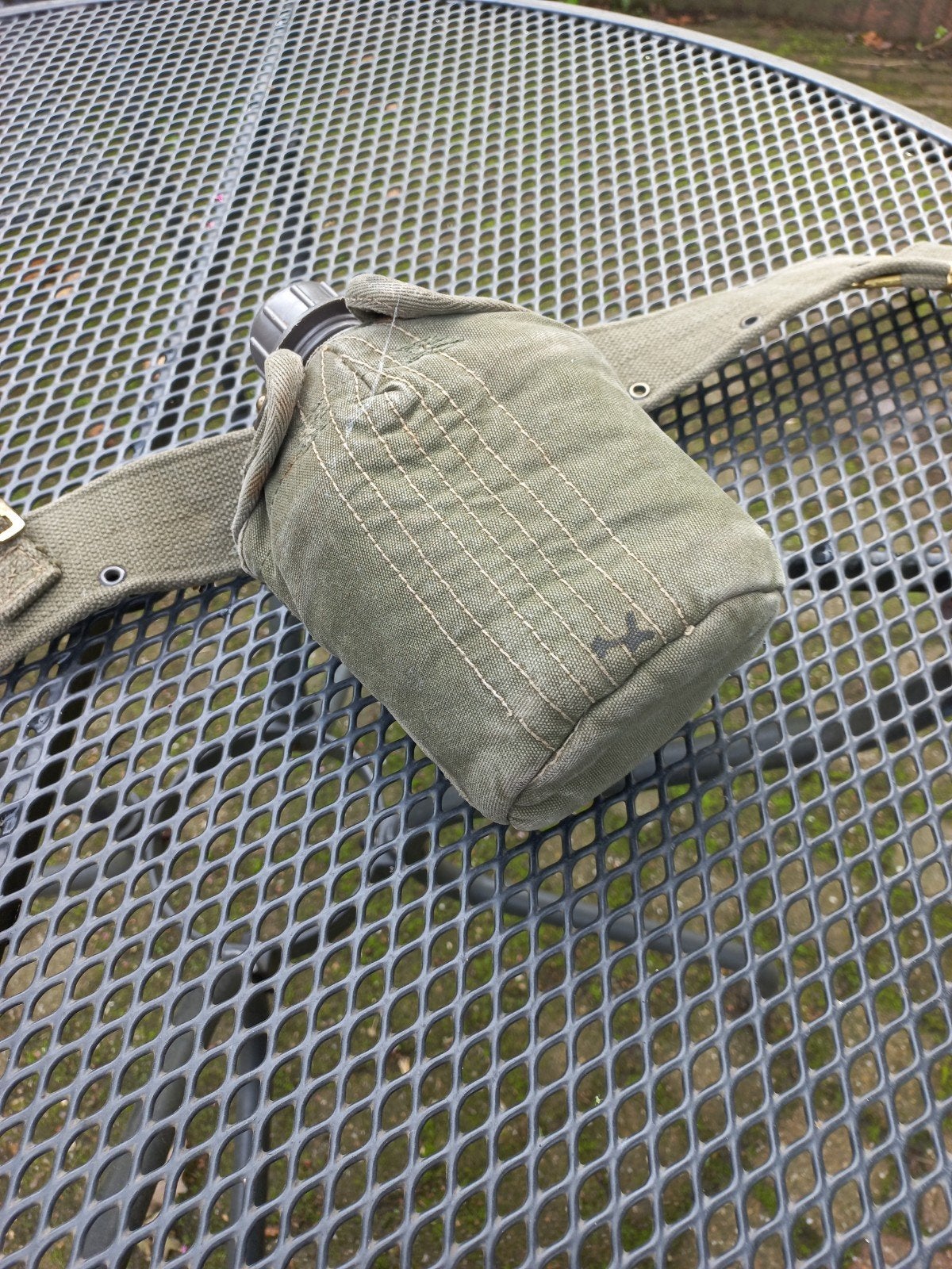 Vintage militaire veldfles met hoes en riem, Ophalen of Verzenden, Landmacht, Overige gebieden, Overige typen