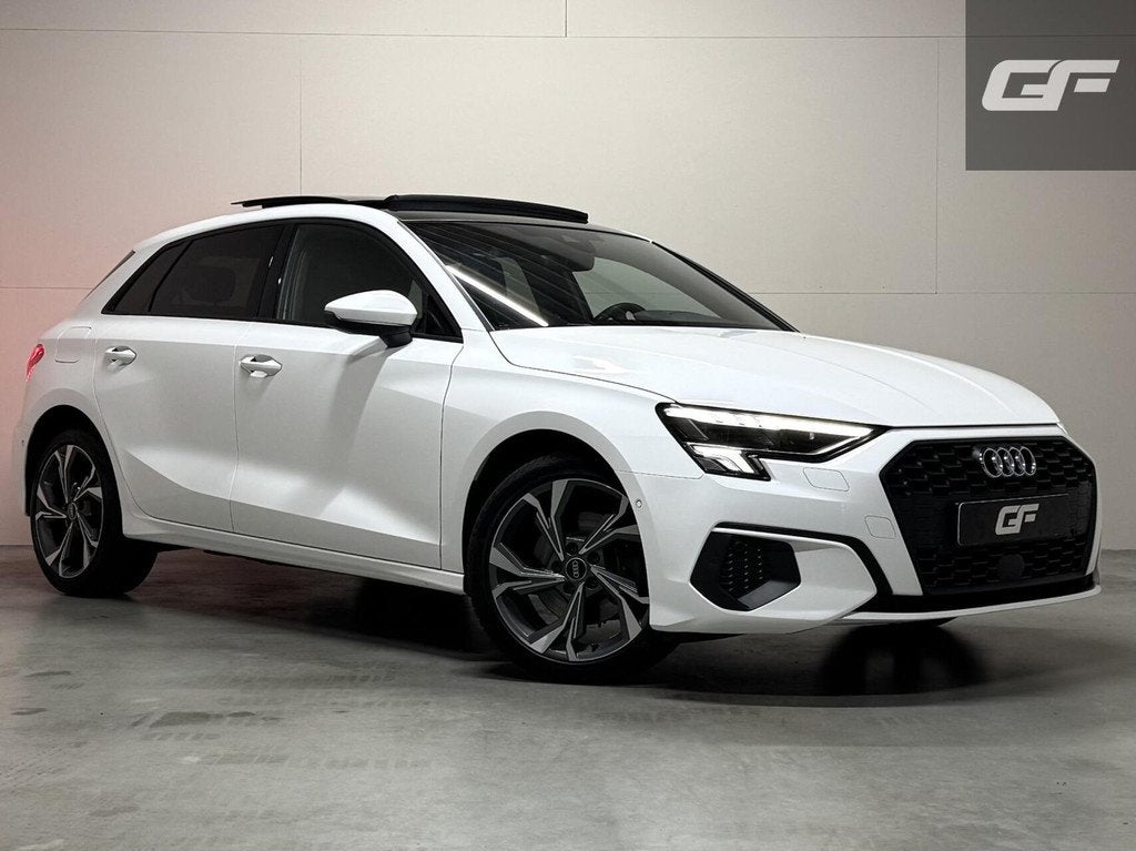 Audi A3 Sportback 40 TFSIe S-Line Pano CarPlay Cruise Navi, Auto's, Audi, Gebruikt, 4 cilinders, Leder en Stof, Wit