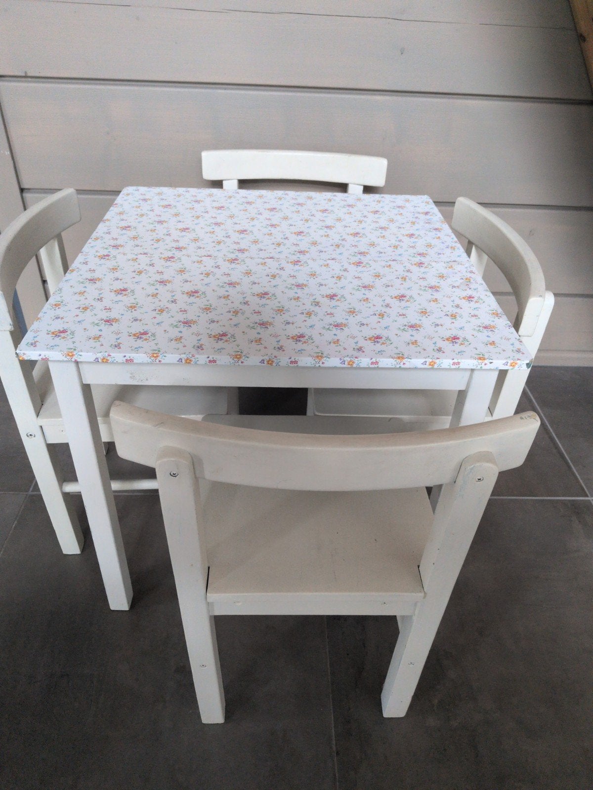Kinder tafel met 4 stoeltjes, Kinderen en Baby's, Kinderkamer | Tafels en Stoelen, Ophalen, Gebruikt, Tafel(s) en Stoel(en)
