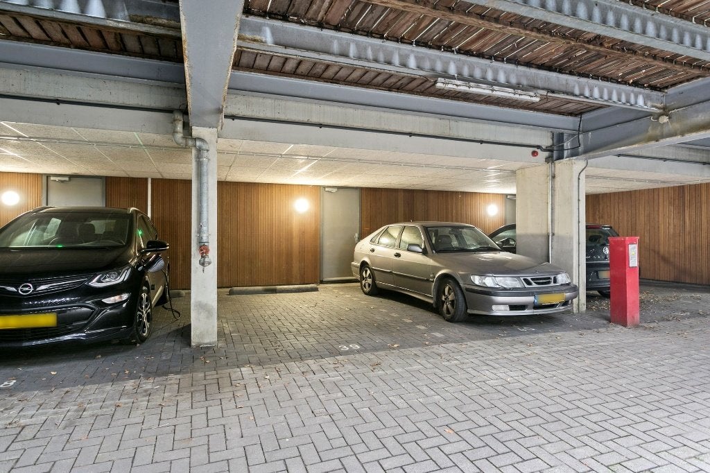 Parking - Amsterdam Oost and Science Park, Huizen en Kamers, Garages en Parkeerplaatsen, Amsterdam