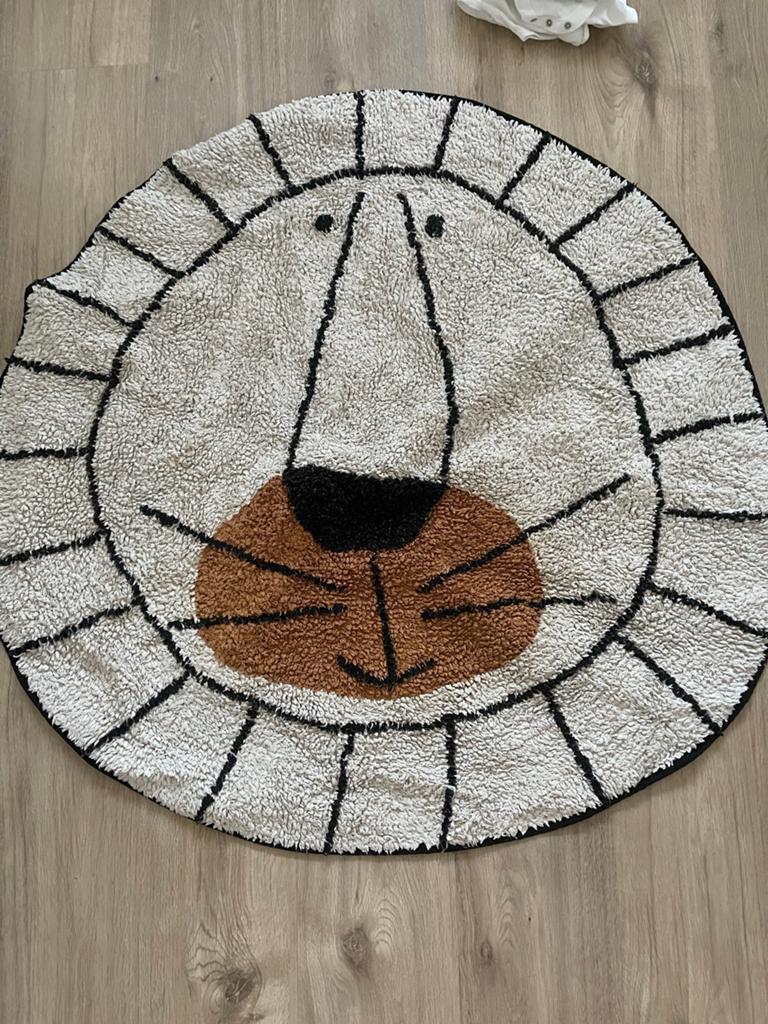 Tapis Petit Leeuw Vloerkleed - Kinderkamer, Ophalen, Zo goed als nieuw, Kleed of Kussen