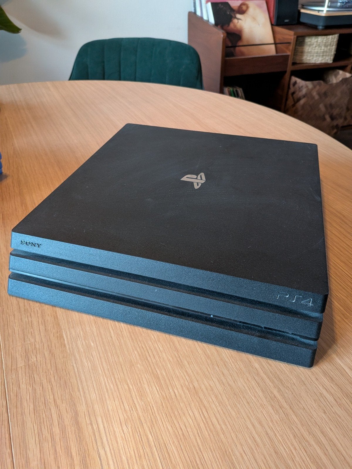 PlayStation 4 Pro 1tb + controllers en games, Ophalen, Gebruikt