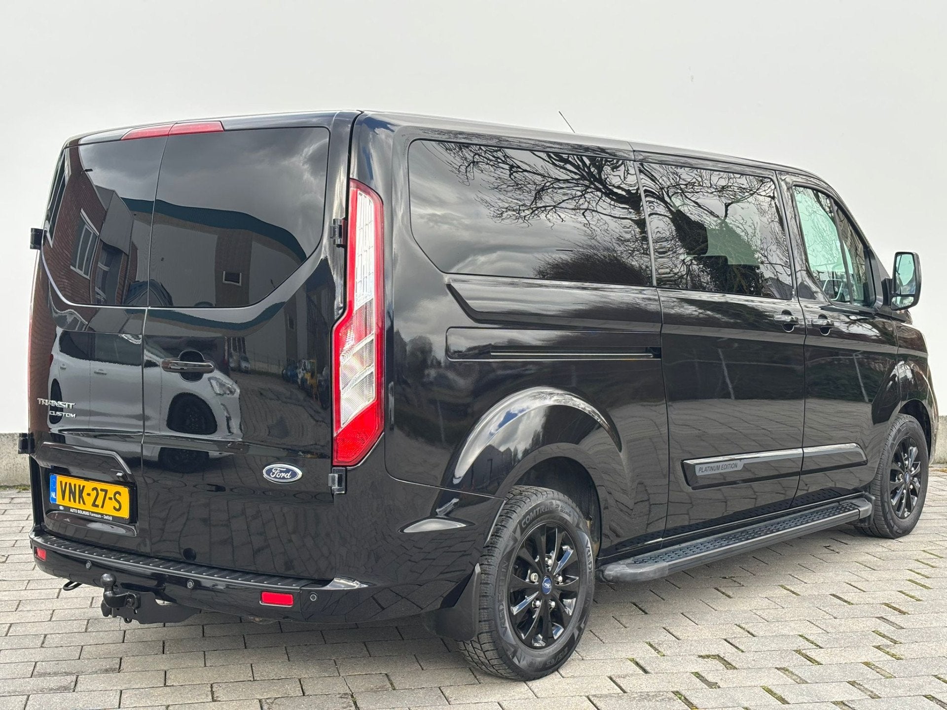 Ford Transit Custom 320 2.0 TDCI L2H1 Platinum Edition AUT D, 4 cilinders, Zwart, Bedrijf, Diesel