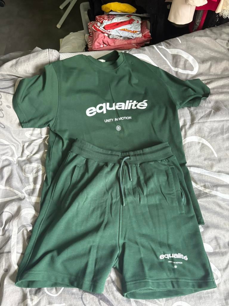 Equalité set, Ophalen of Verzenden, Zo goed als nieuw