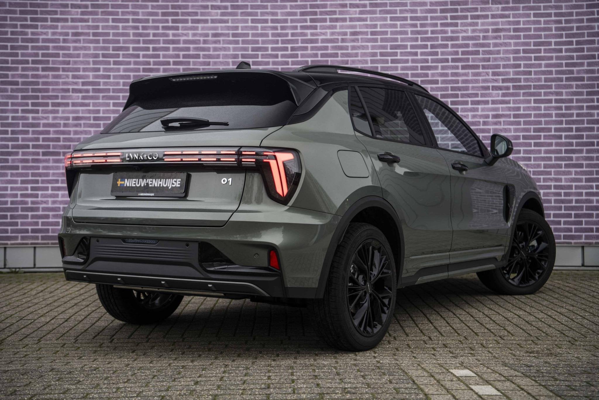 Lynk & Co 01 1.5 Plug-in Hybrid More | PHEV | Trekhaak | Two, 4 cilinders, Bedrijf, Hybride Elektrisch/Benzine, 1835 kg