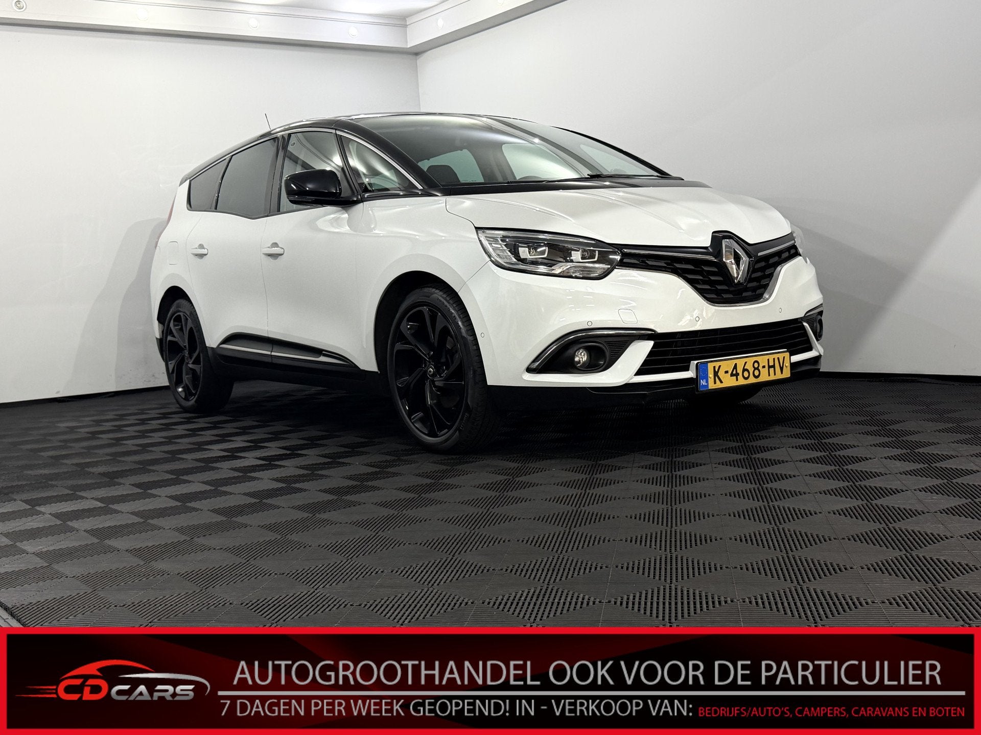 Renault Grand Scénic 1.3 TCe Bose 7p. Camera, Navi, Half le, Euro 6, 4 cilinders, Wit, 1330 cc
