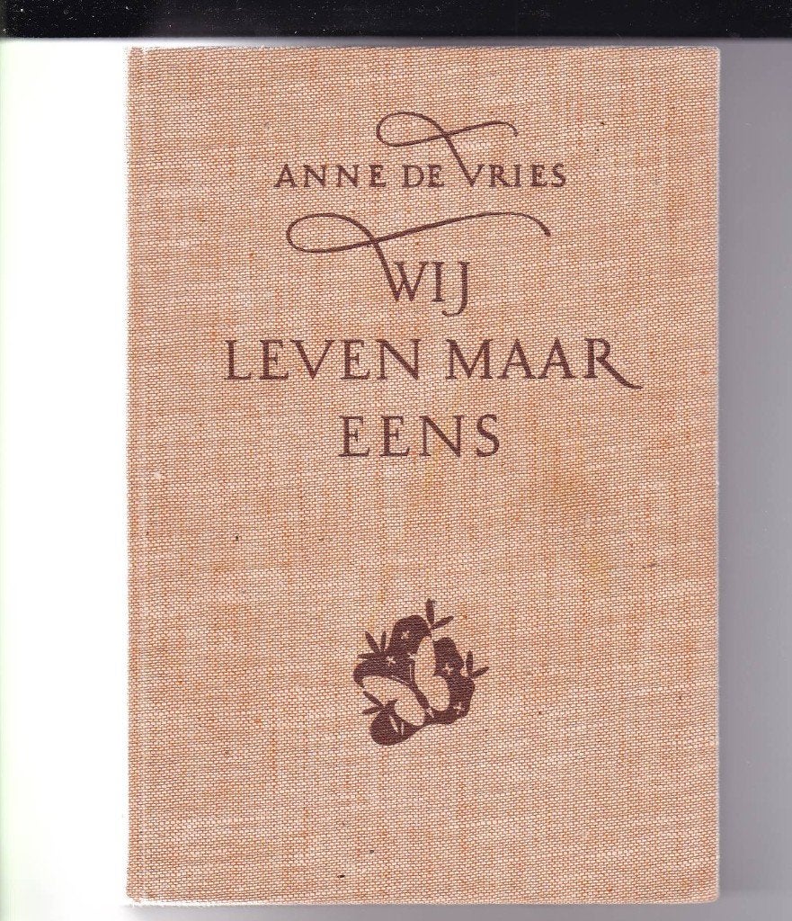 Vries, Anne de - Wij leven maar eens, Ophalen of Verzenden, Gelezen, Vries, Anne de
