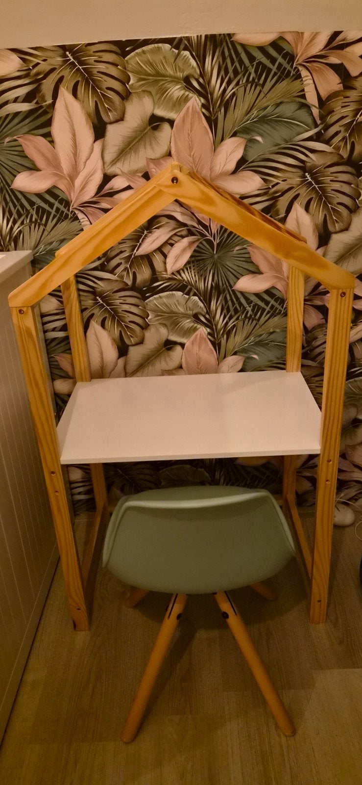 kinder bureau/speelhuisje, Ophalen, Zo goed als nieuw