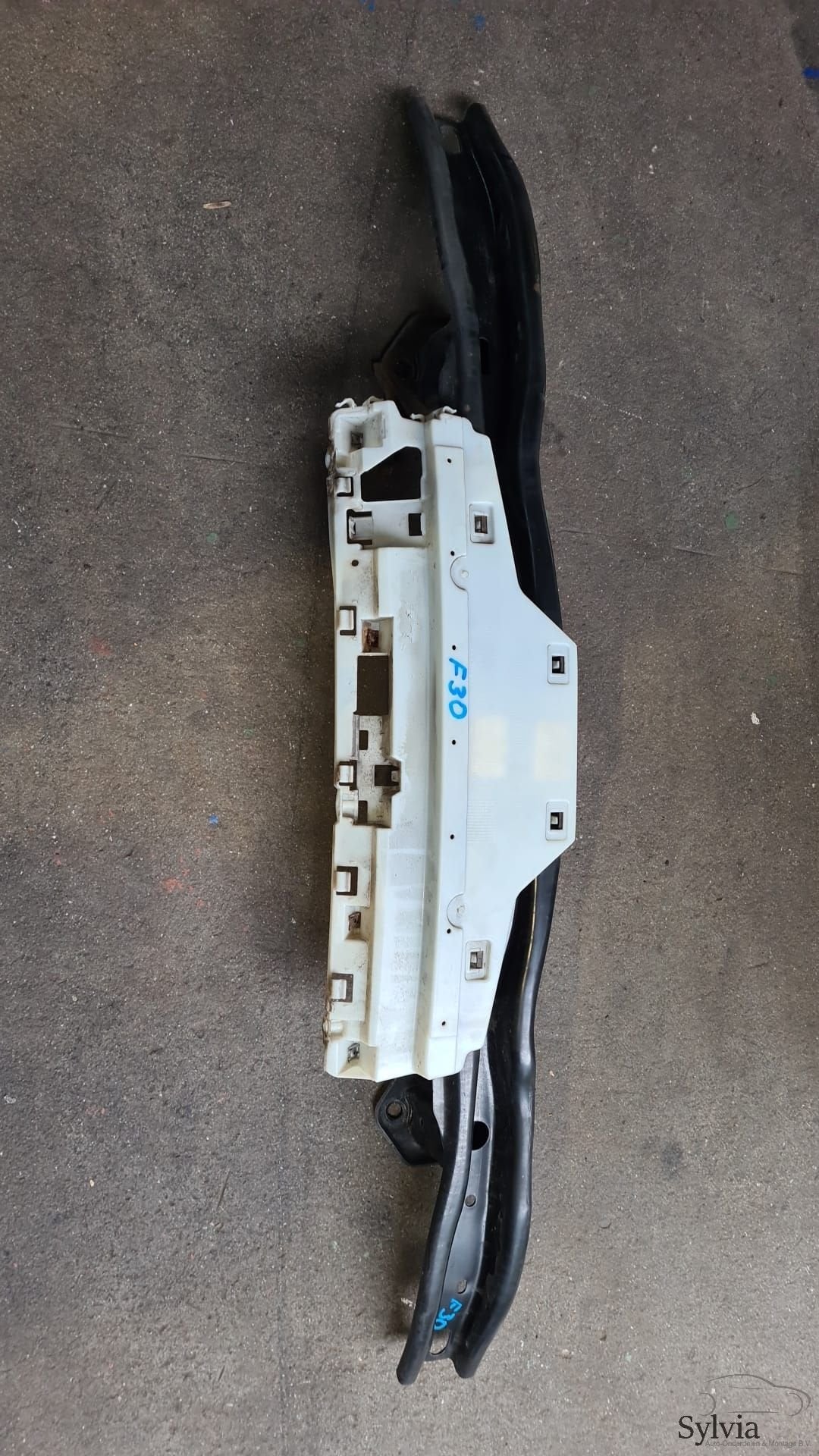Bumperbalk achterzijde BMW 3 serie F30 LCi 330e 51127365570, Auto-onderdelen, Gebruikt, -, -, Ophalen of Verzenden
