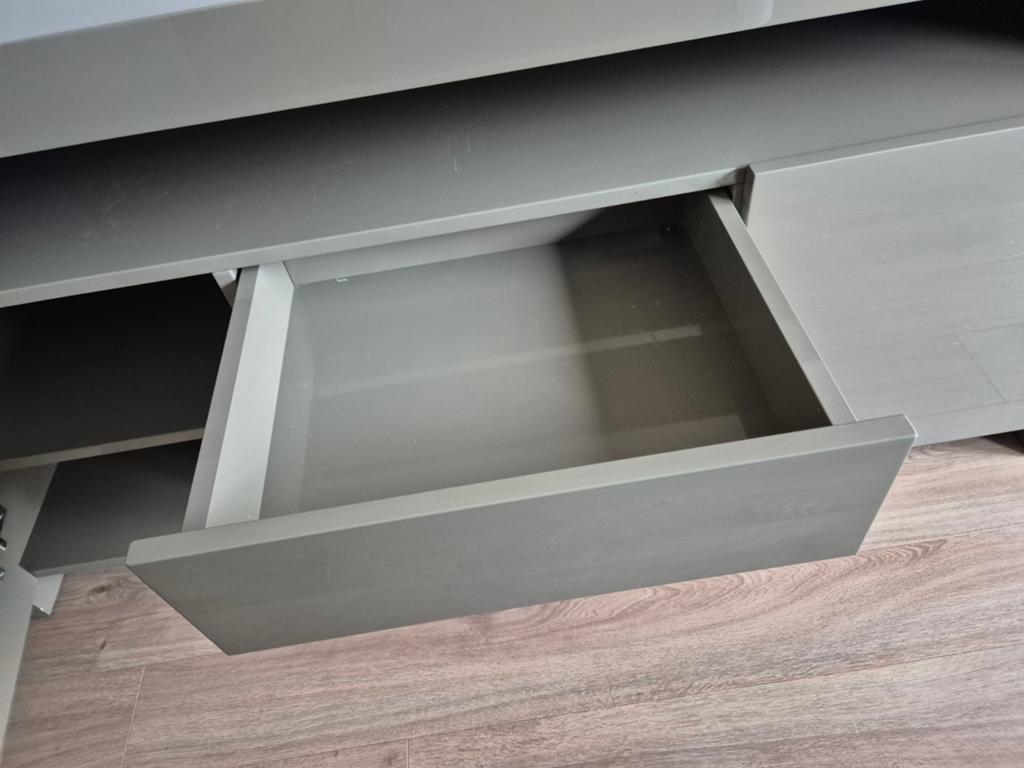 Zware kwaliteit bruin hoogglans dressoir van Goossens, Met deur(en), 150 tot 200 cm, Ophalen of Verzenden, Zo goed als nieuw