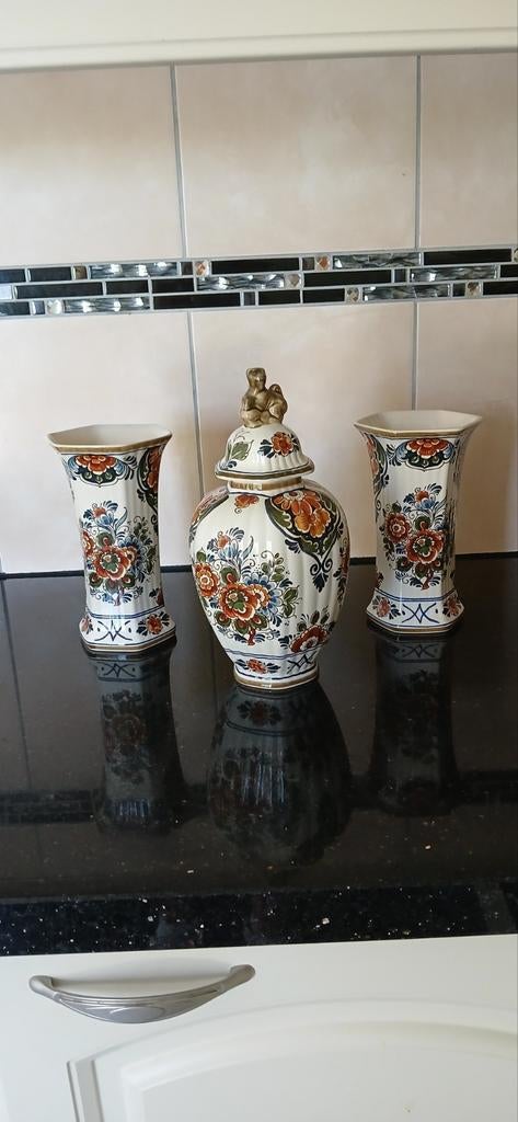 Delft Polychroom vazen handwerk, Antiek en Kunst, Antiek | Vazen, Ophalen