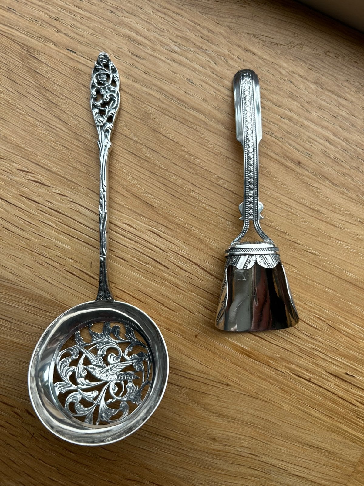 Antiek Hollands zilver: strooilepel & suikerschep, Ophalen of Verzenden
