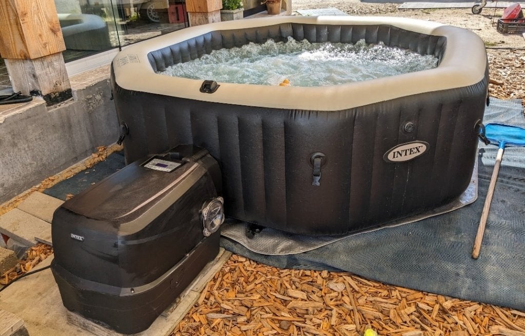 Luxe Intex 6-Persoons Jacuzzi met heerlijk Zoutwatersysteem!, Ophalen, Gebruikt, Opblaasbaar, Inbouw